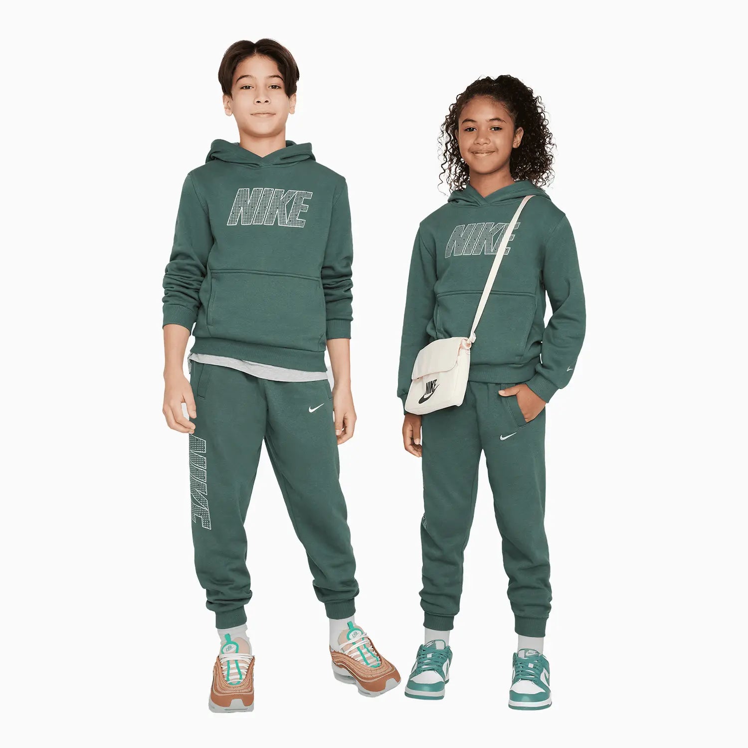 nike-kids-sportswear-club-fleece-outfit-hf4238-338-hf4226-338